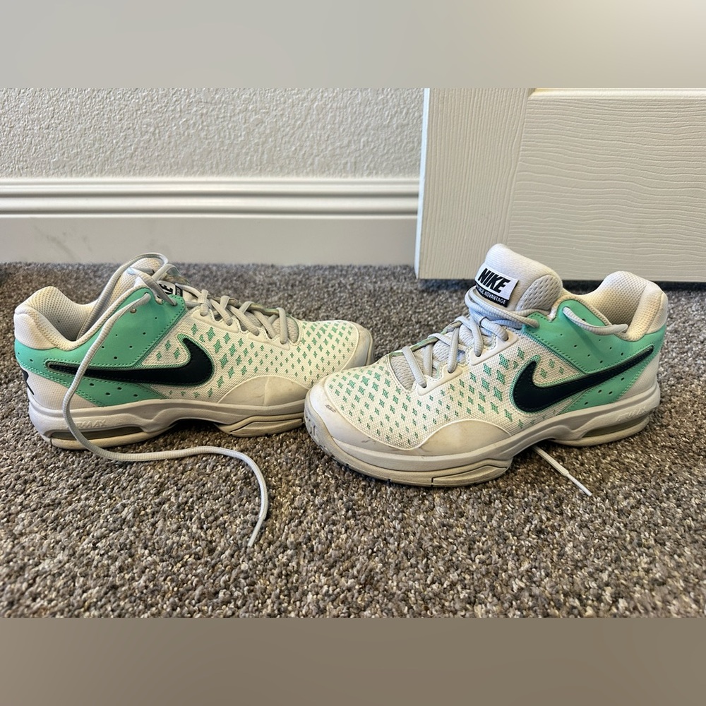 Nike Air Cage Advantage White and Mint Tennis Shoes